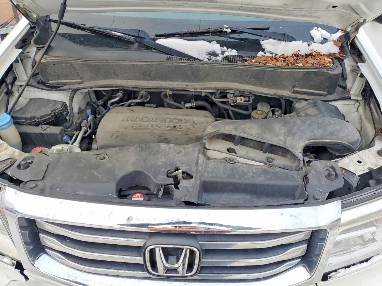 2015 HONDA PILOT LX photo 12