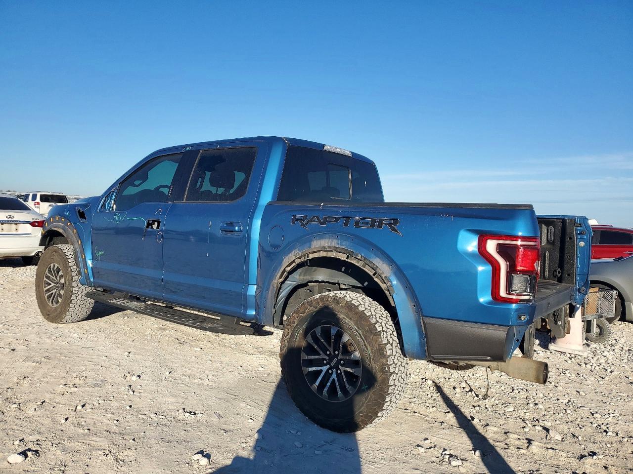2019 FORD F150 RAPTOR photo 2
