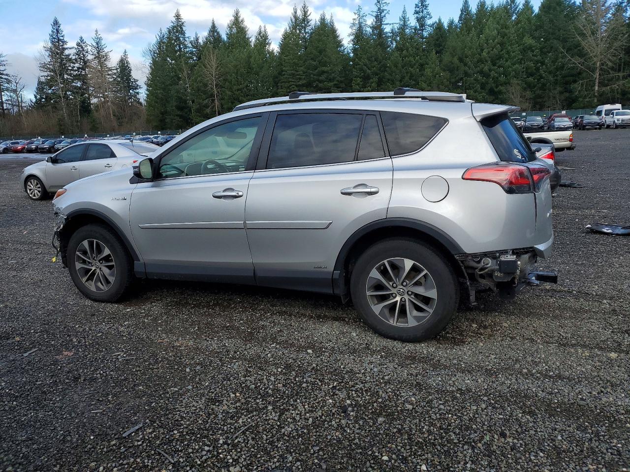 2016 TOYOTA RAV4 HV XLE photo 2