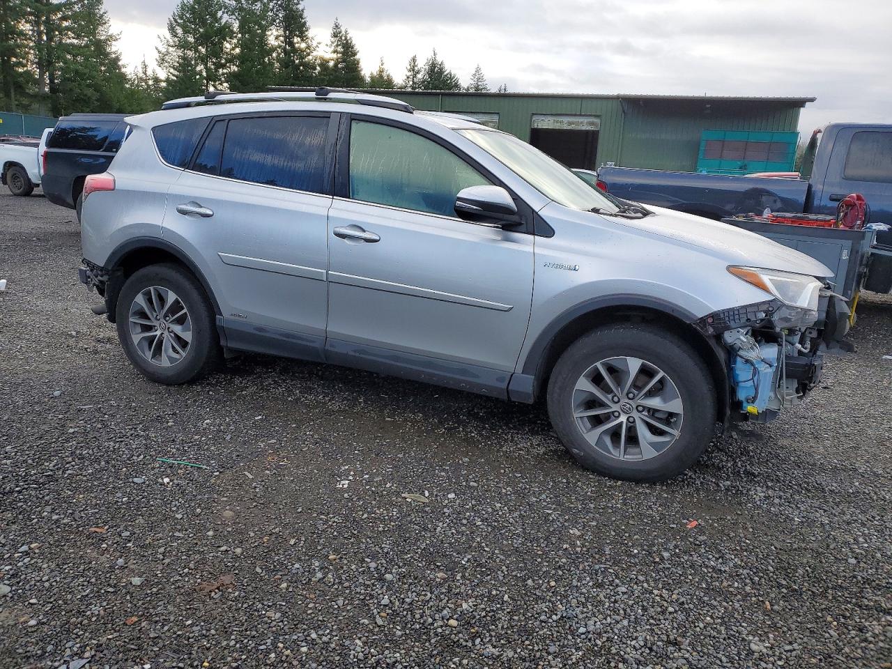 2016 TOYOTA RAV4 HV XLE photo 4