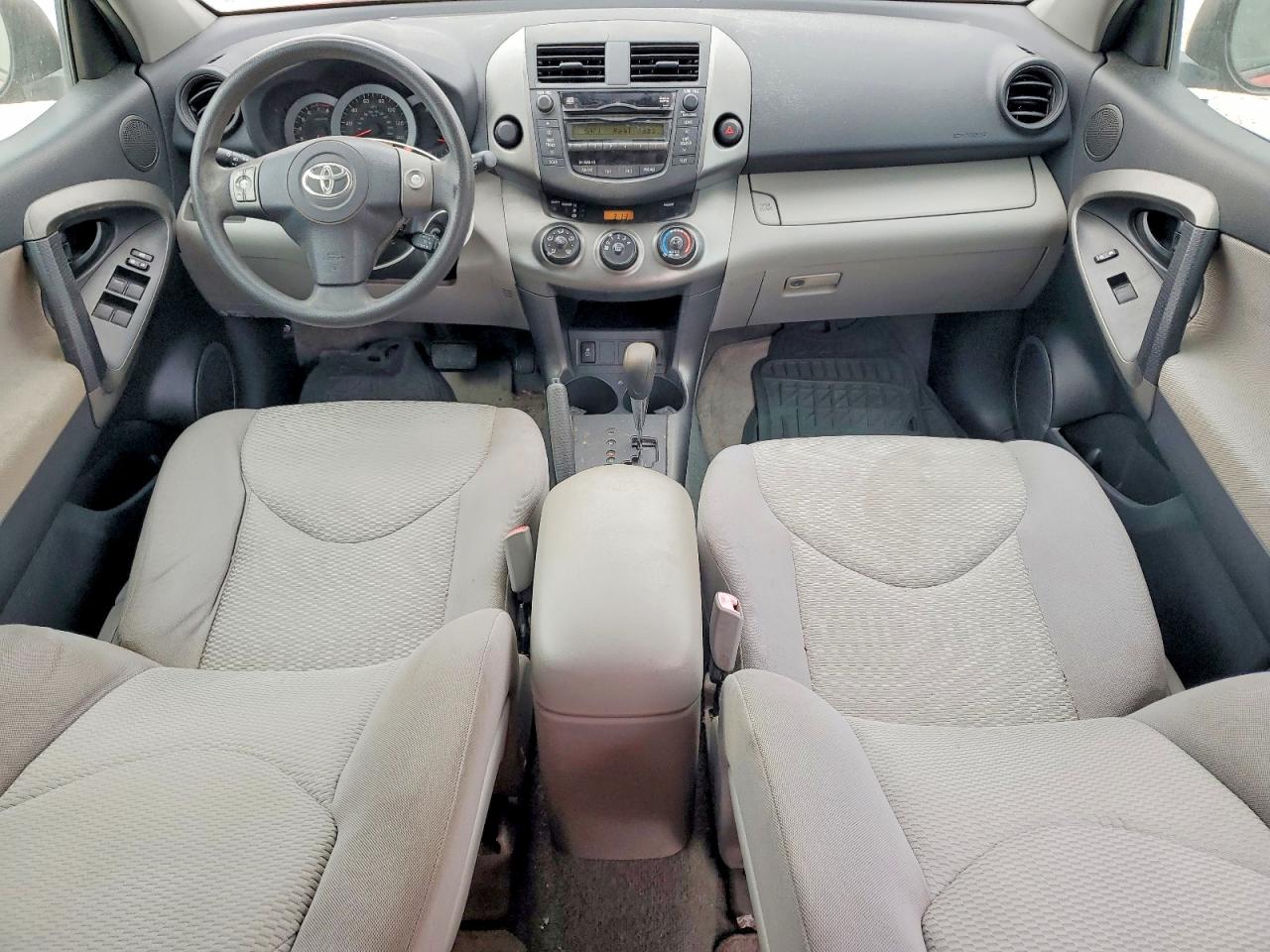2011 TOYOTA RAV4 photo 8