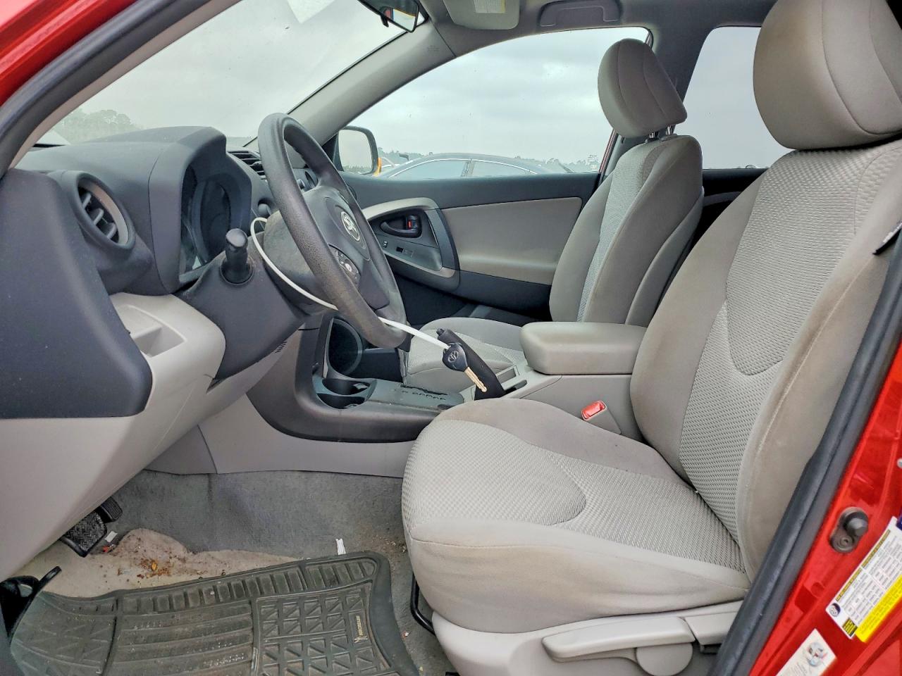 2011 TOYOTA RAV4 photo 7