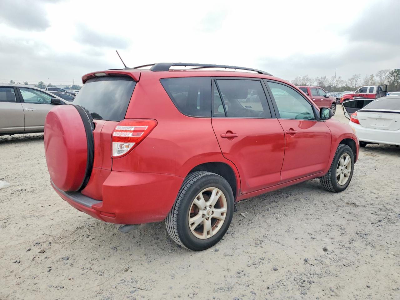 2011 TOYOTA RAV4 photo 3