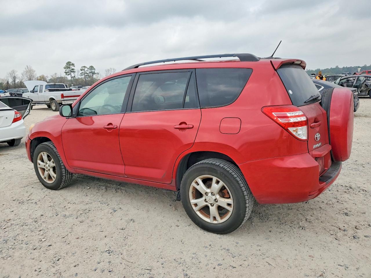 2011 TOYOTA RAV4 photo 2