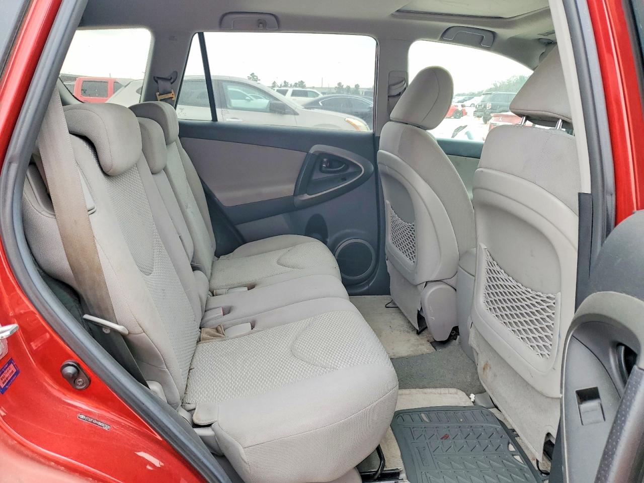 2011 TOYOTA RAV4 photo 11