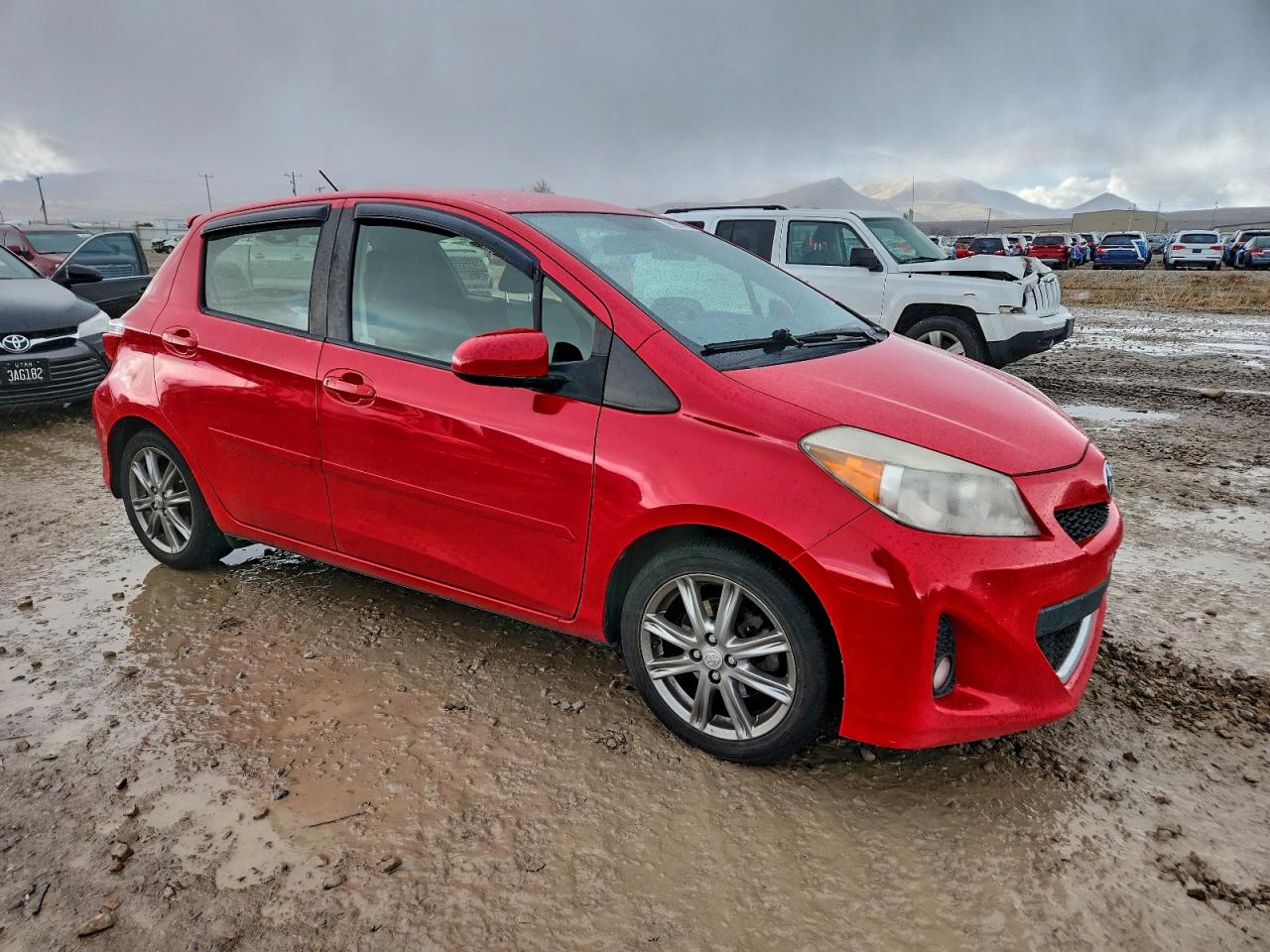 2012 TOYOTA YARIS photo 4
