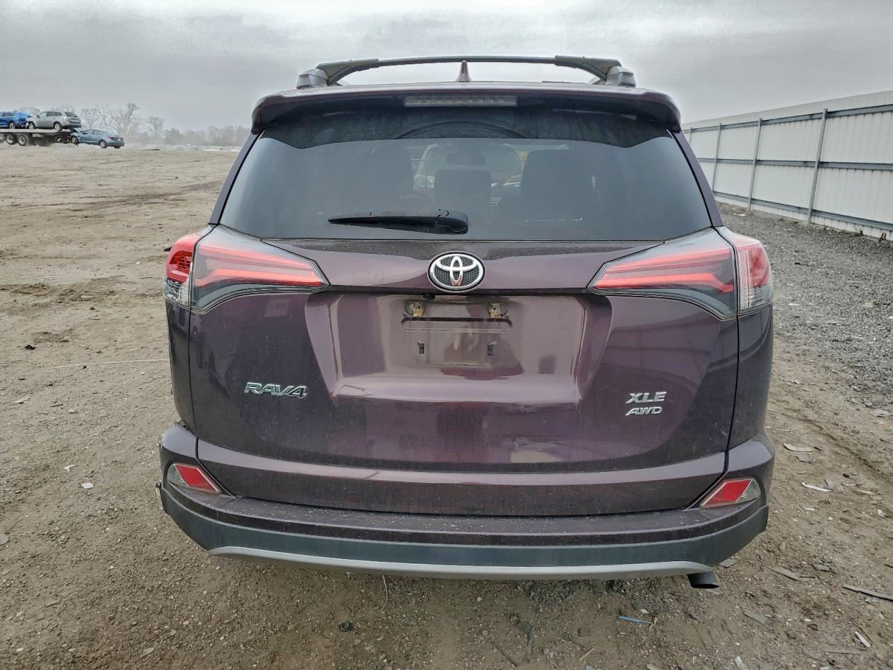 2017 TOYOTA RAV4 XLE photo 6