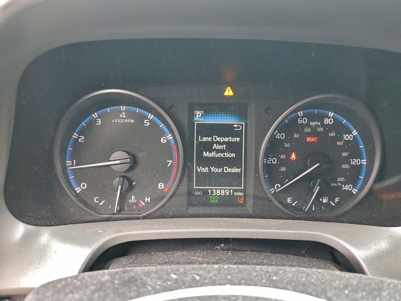 2017 TOYOTA RAV4 XLE photo 9