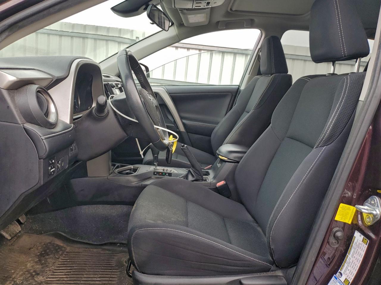 2017 TOYOTA RAV4 XLE photo 7