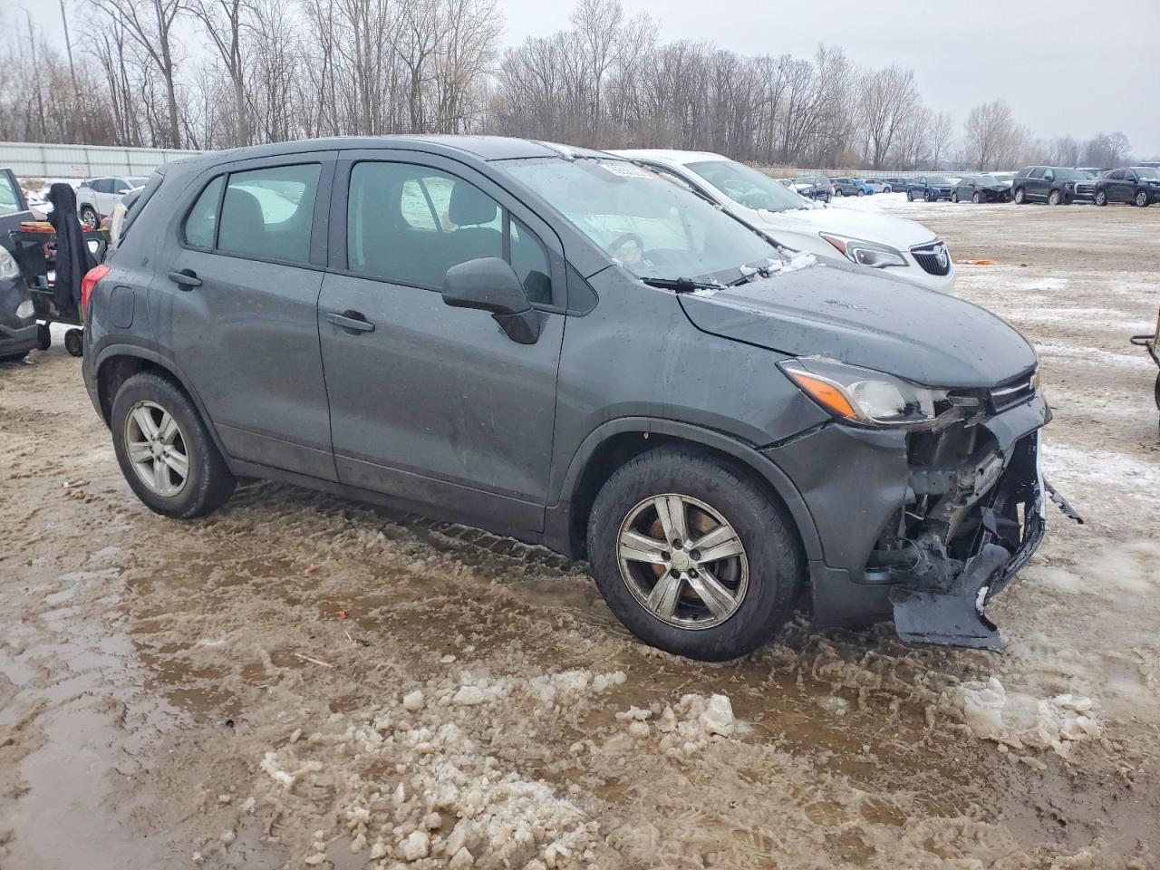 2019 CHEVROLET TRAX LS photo 4