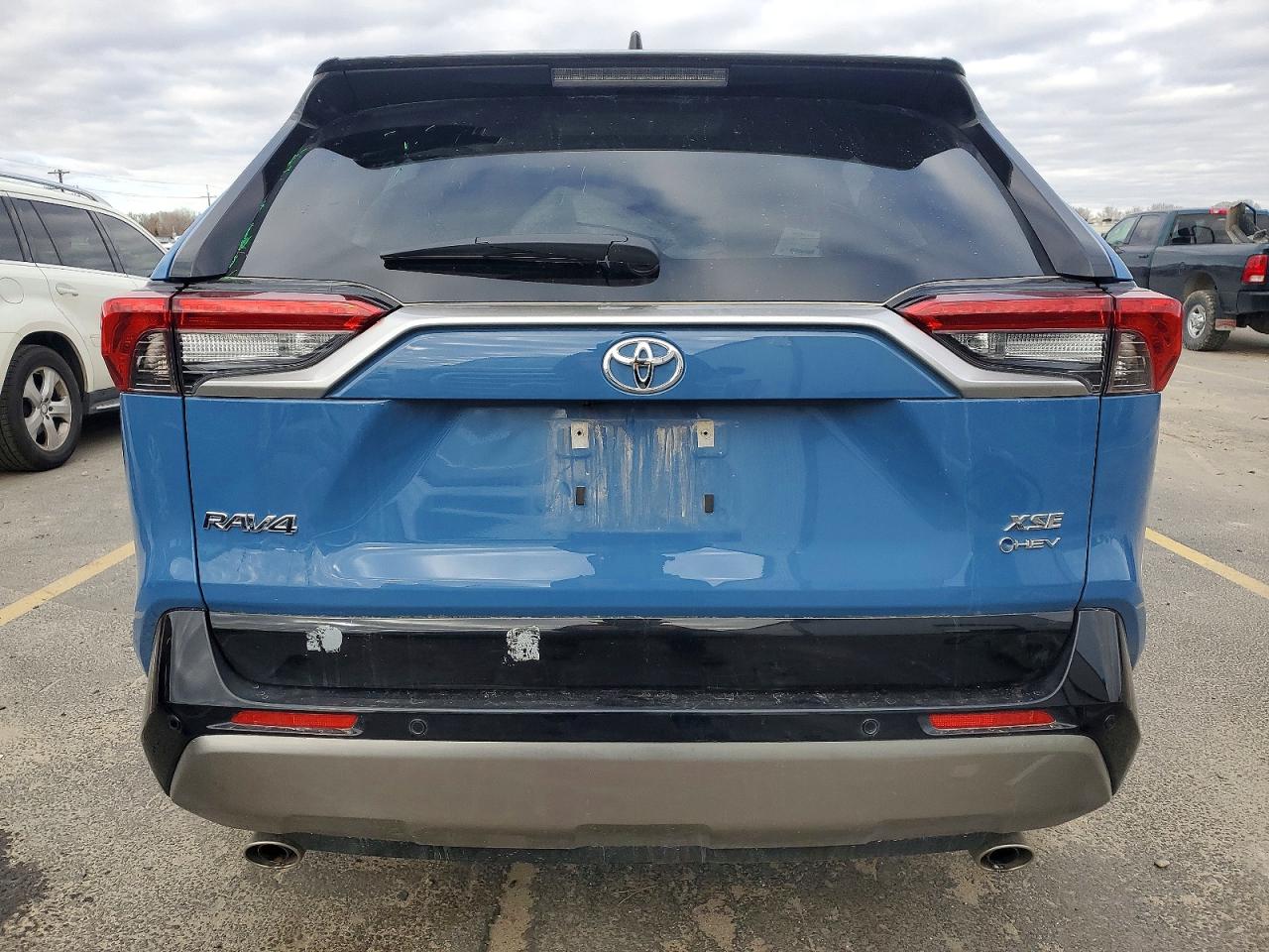 2025 TOYOTA RAV4 XSE photo 6