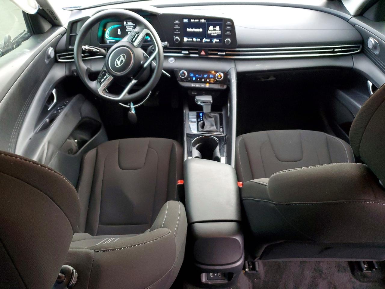 2025 HYUNDAI ELANTRA BLUE photo 8