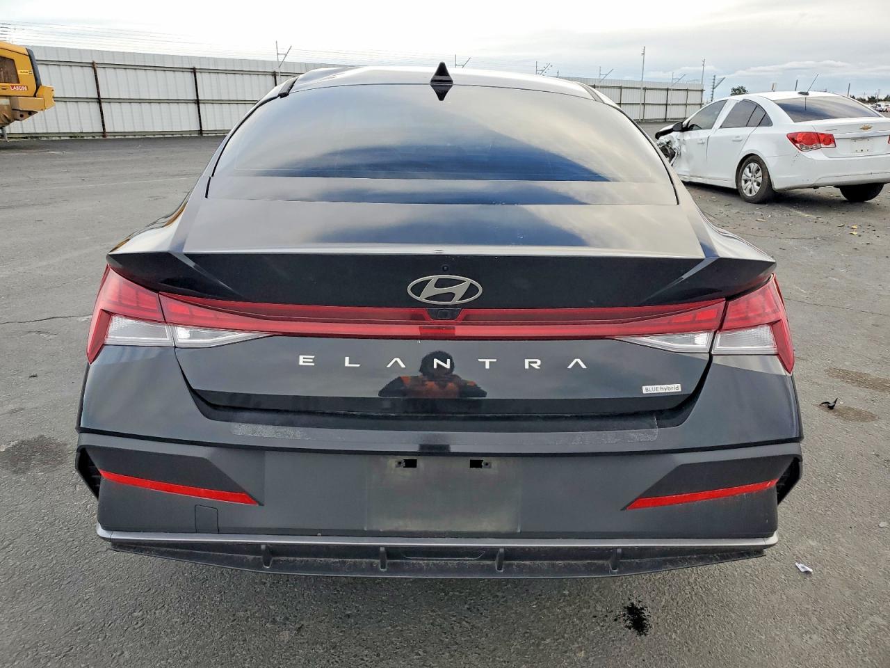 2025 HYUNDAI ELANTRA BLUE photo 6