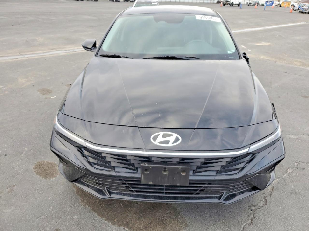 2025 HYUNDAI ELANTRA BLUE photo 5