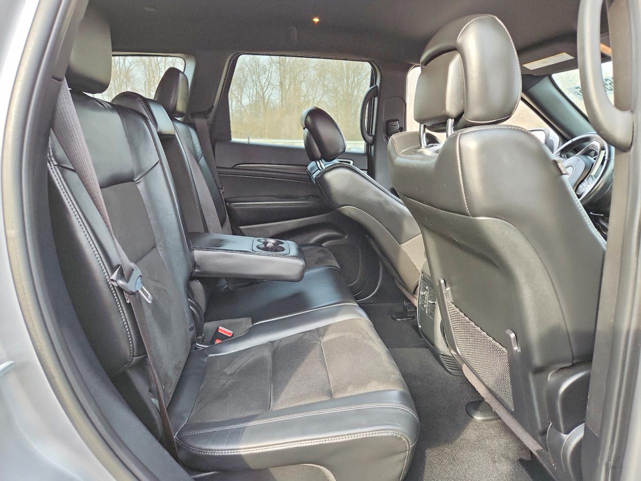2019 JEEP GRAND CHEROKEE LAREDO photo 11