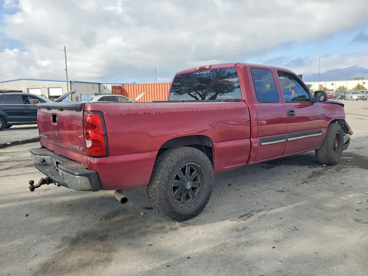 2004 CHEVROLET SILVERADO C1500 photo 3