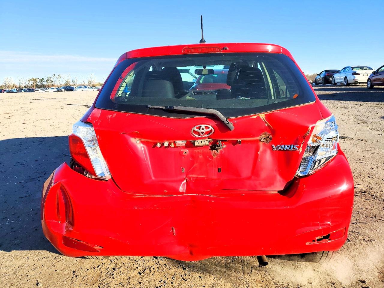 2012 TOYOTA YARIS photo 6