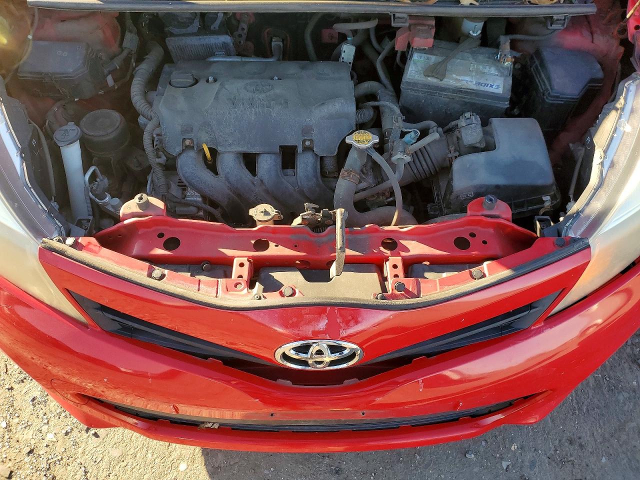 2012 TOYOTA YARIS photo 11