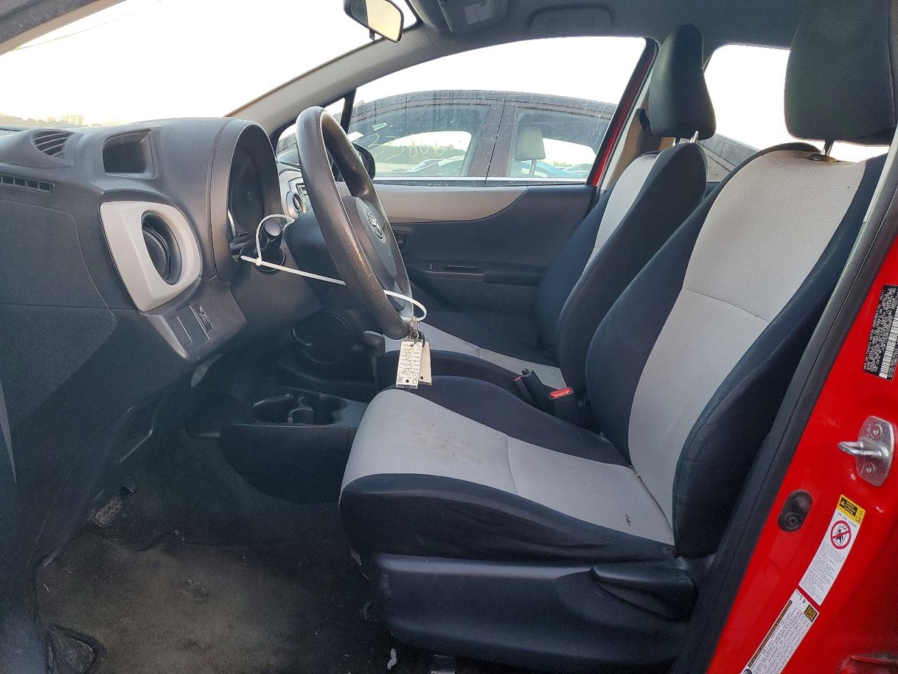 2012 TOYOTA YARIS photo 7