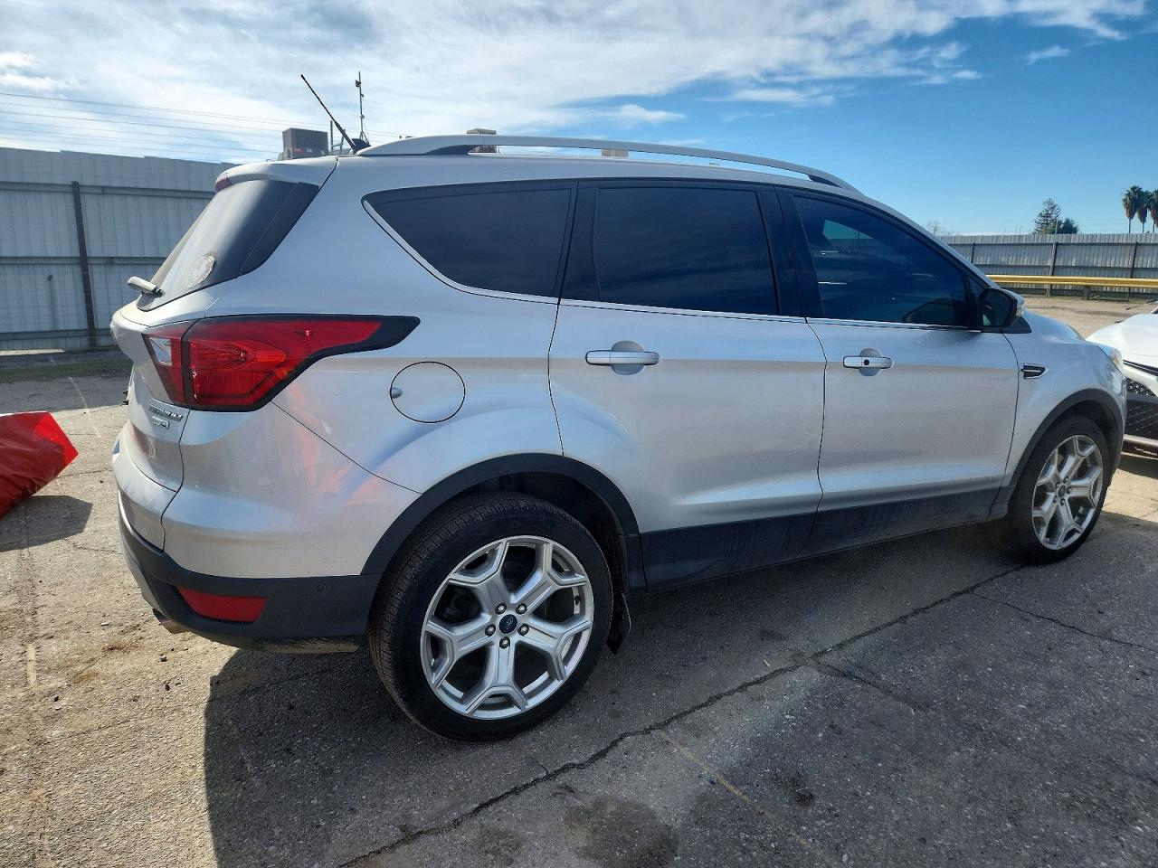2019 FORD ESCAPE TITANIUM photo 3