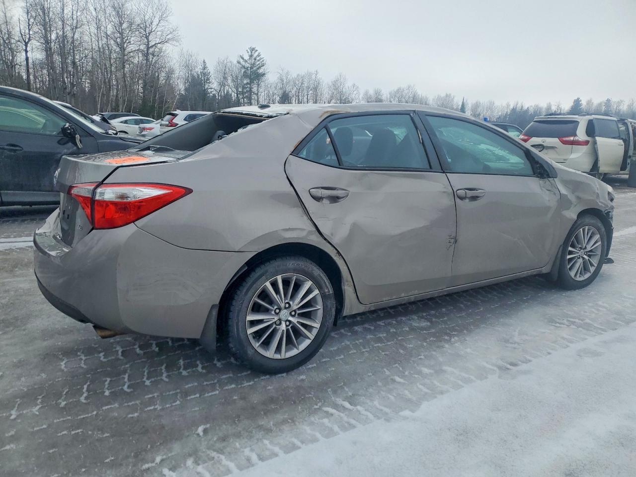 2014 TOYOTA COROLLA L photo 3
