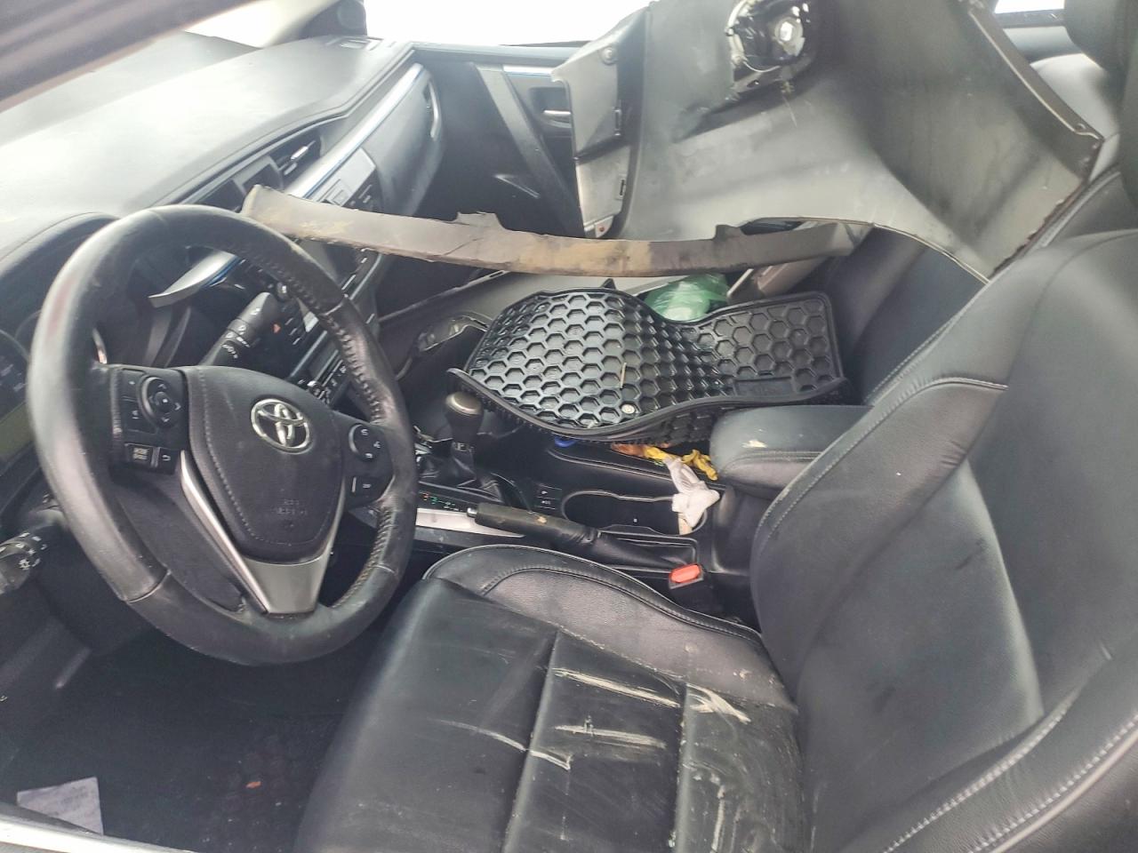 2014 TOYOTA COROLLA L photo 7