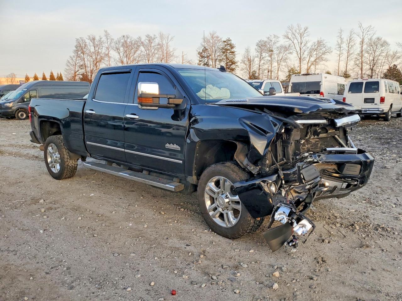 2018 CHEVROLET SILVERADO K2500 HIGH COUNTRY photo 4
