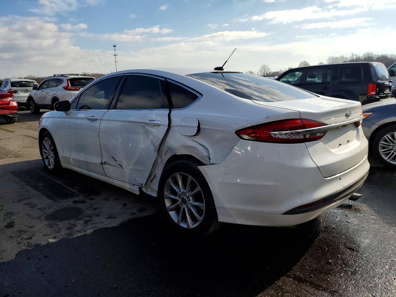 2017 FORD FUSION SE photo 2