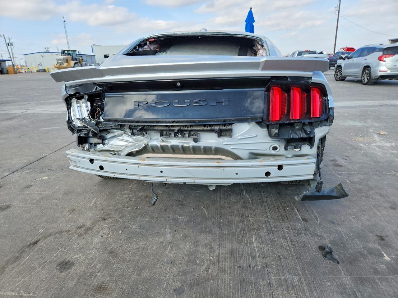 2015 FORD MUSTANG photo 16