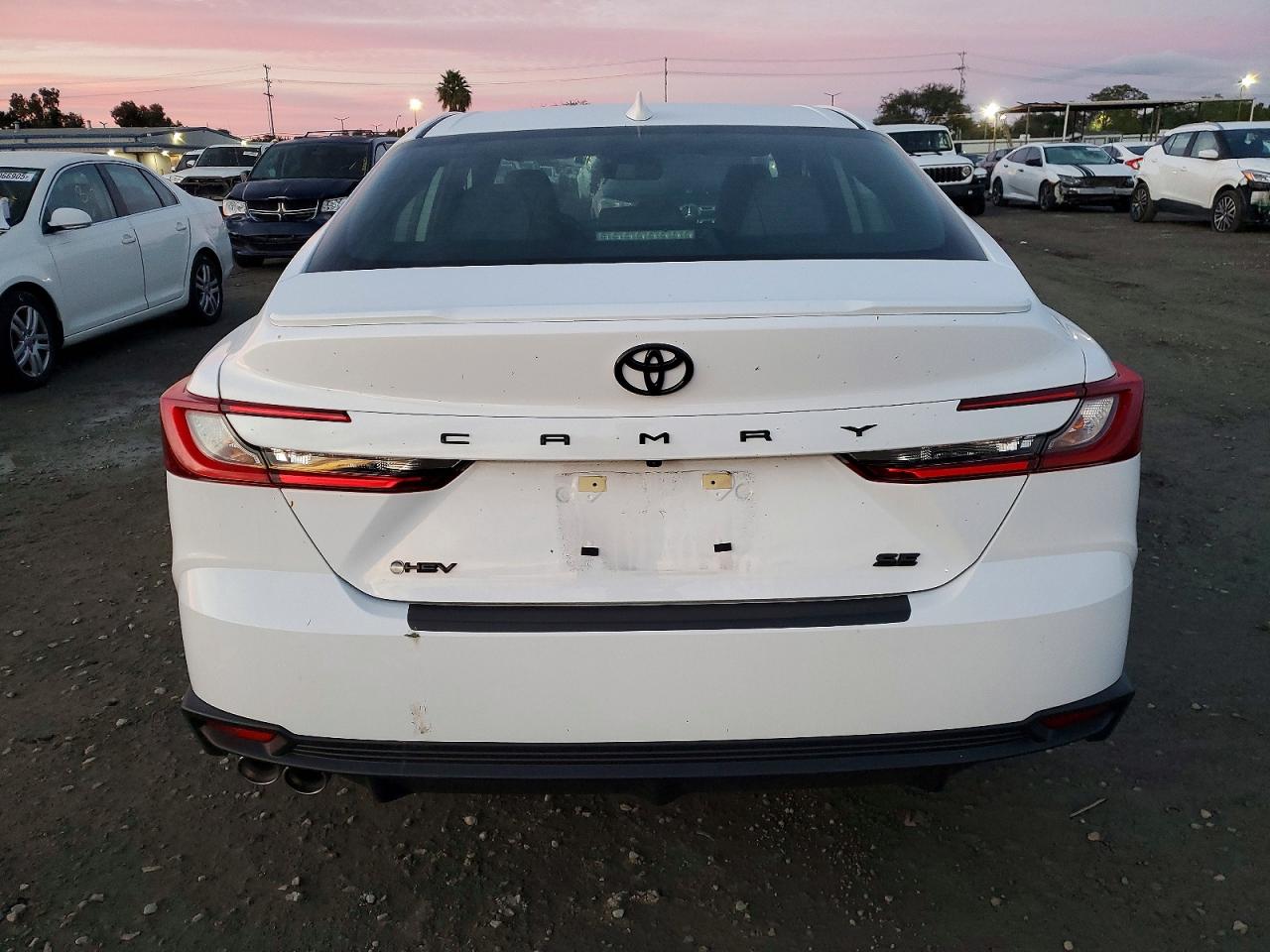 2025 TOYOTA CAMRY SE photo 6