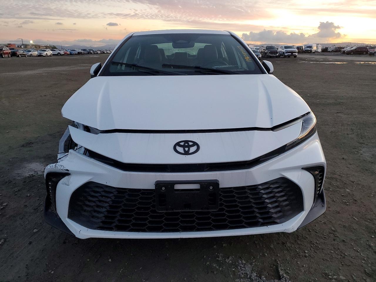 2025 TOYOTA CAMRY SE photo 5