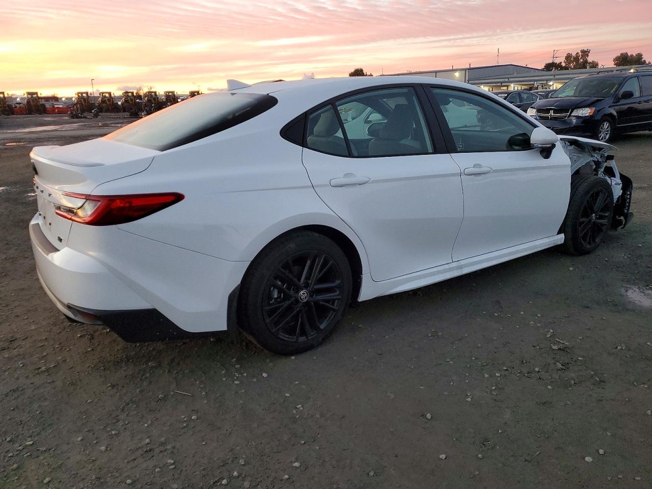2025 TOYOTA CAMRY SE photo 3