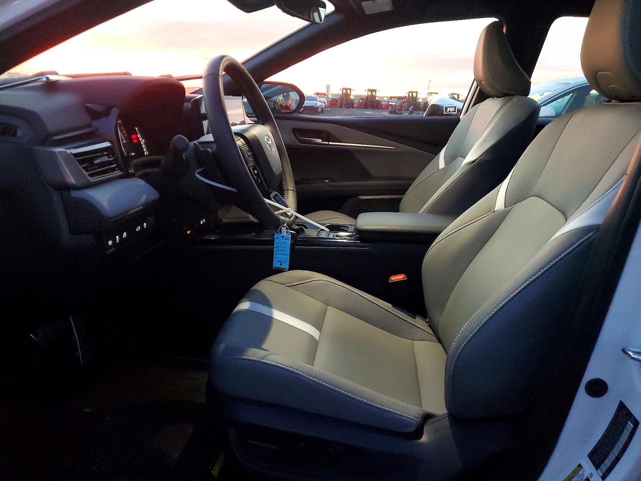 2025 TOYOTA CAMRY SE photo 7