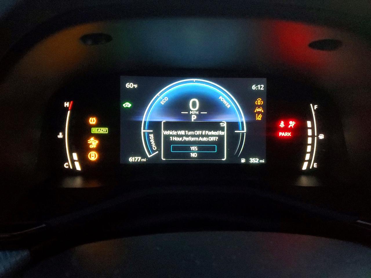 2025 TOYOTA CAMRY SE photo 9
