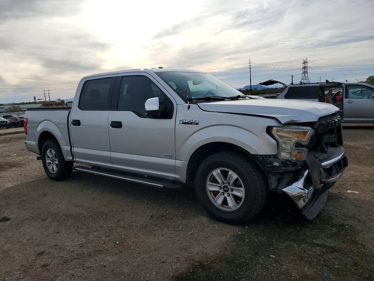 2015 FORD F150 SUPERCREW photo 4