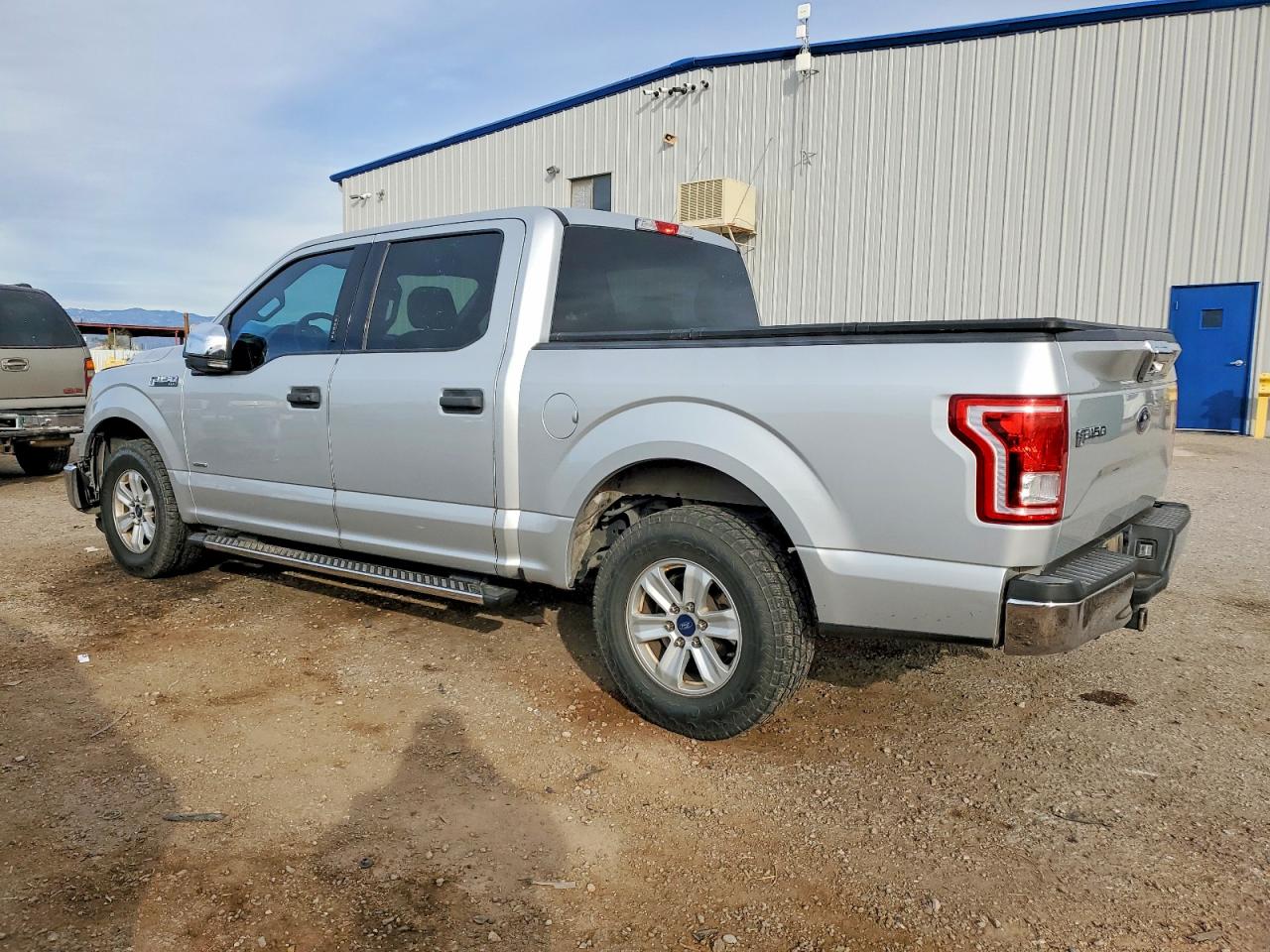 2015 FORD F150 SUPERCREW photo 2