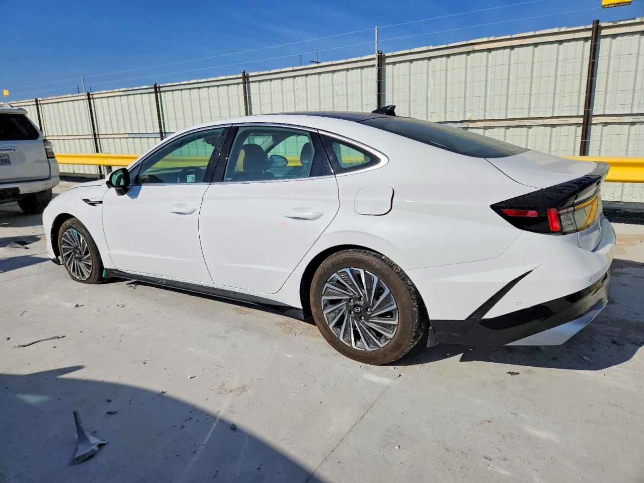 2025 HYUNDAI SONATA photo 2