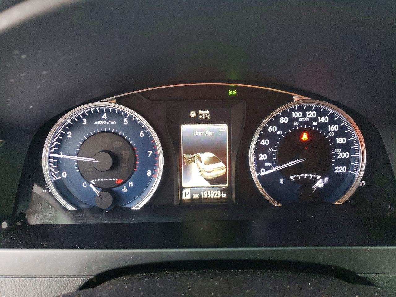 2016 TOYOTA CAMRY LE photo 9