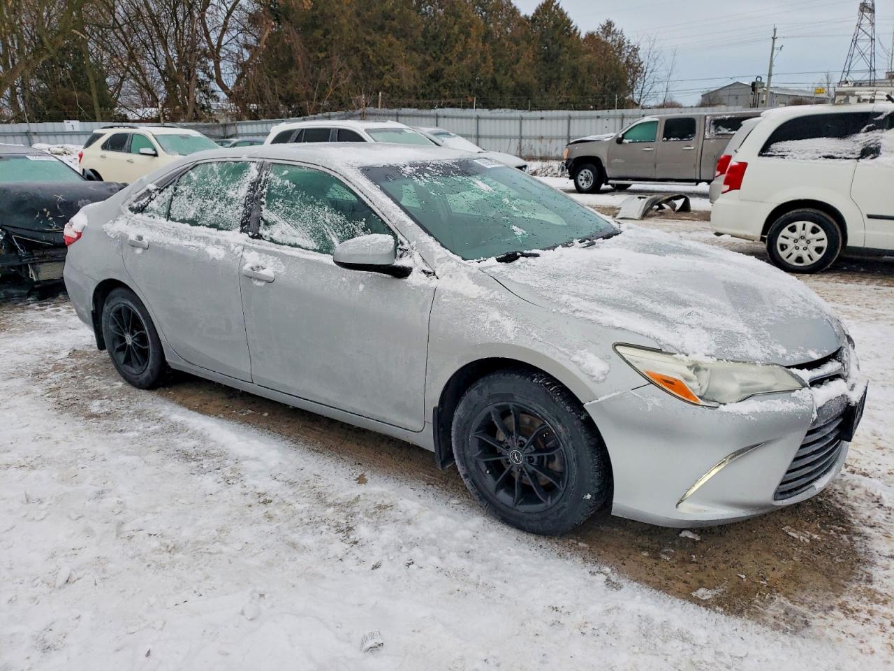 2016 TOYOTA CAMRY LE photo 4