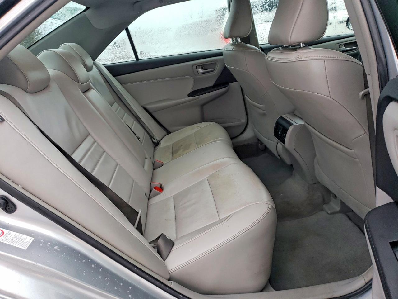 2016 TOYOTA CAMRY LE photo 10