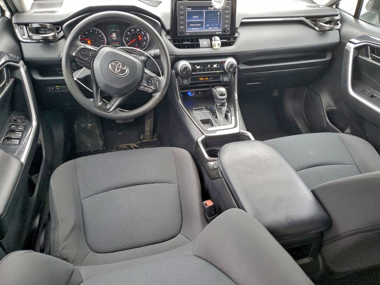 2021 TOYOTA RAV4 LE photo 8