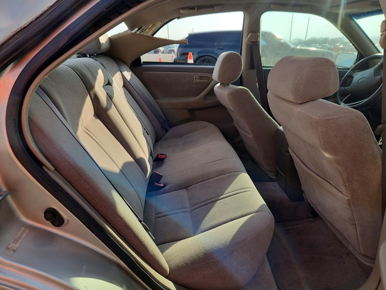 1999 TOYOTA CAMRY LE photo 10