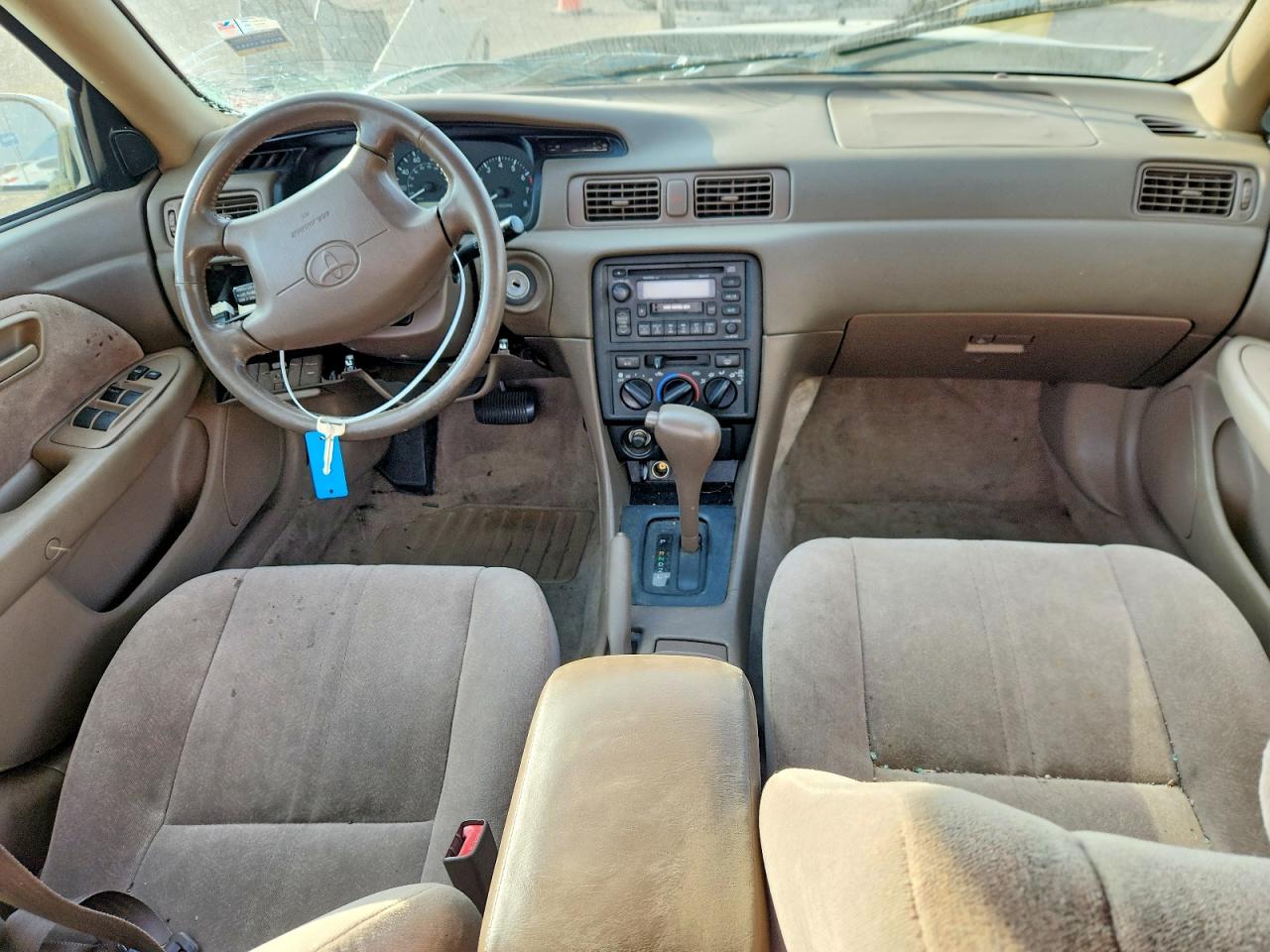 1999 TOYOTA CAMRY LE photo 8