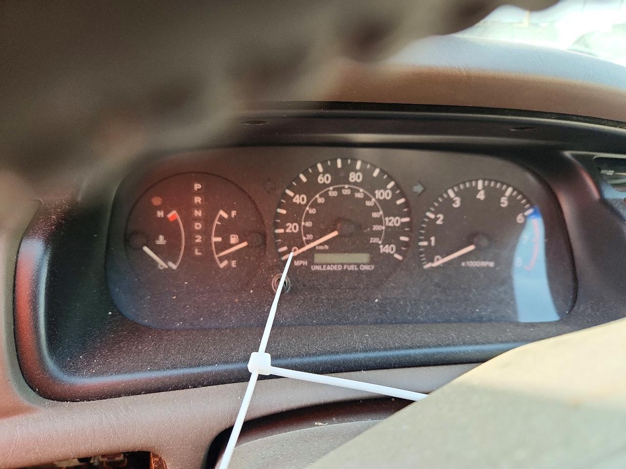 1999 TOYOTA CAMRY LE photo 9