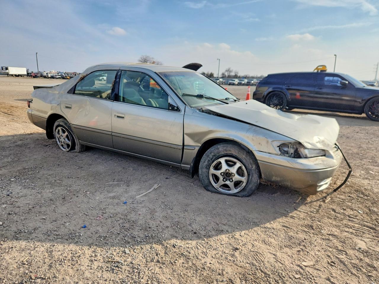1999 TOYOTA CAMRY LE photo 4