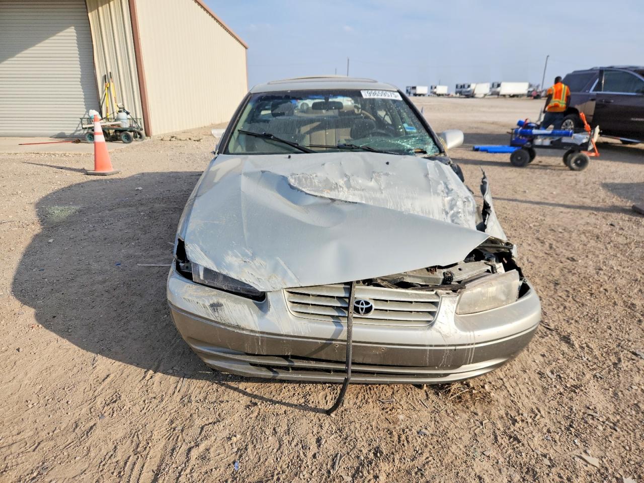 1999 TOYOTA CAMRY LE photo 5