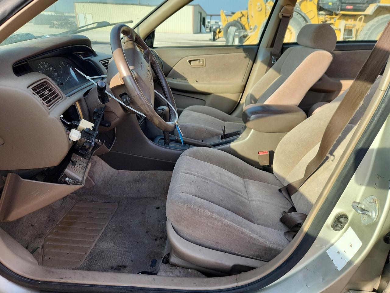 1999 TOYOTA CAMRY LE photo 7