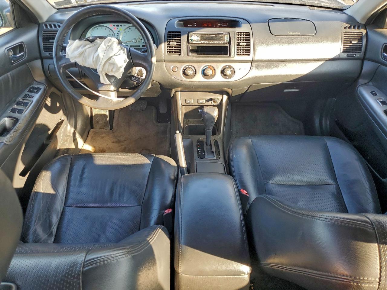 2004 TOYOTA CAMRY SE photo 8