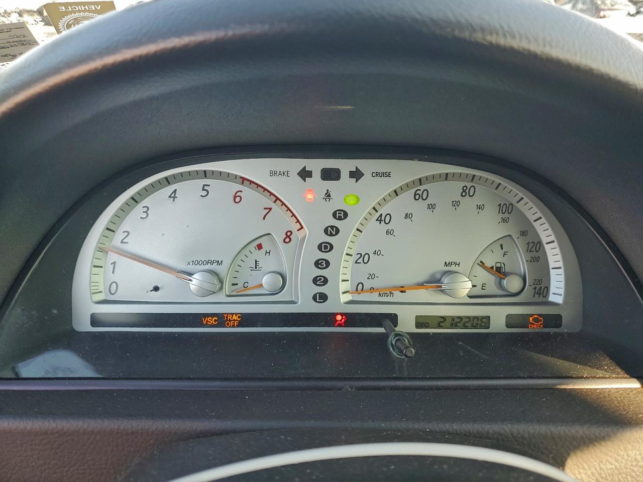 2004 TOYOTA CAMRY SE photo 9