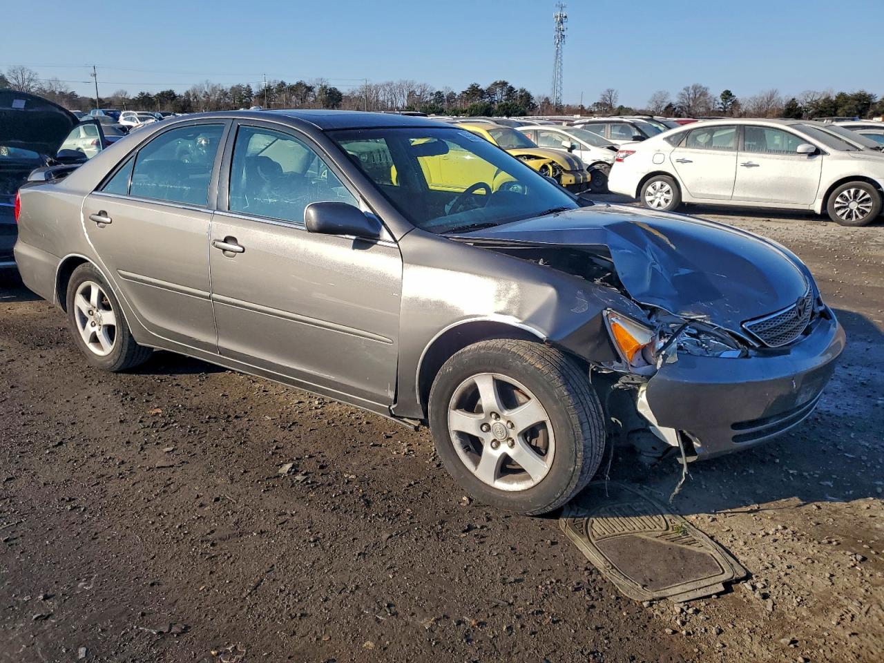 2004 TOYOTA CAMRY SE photo 4